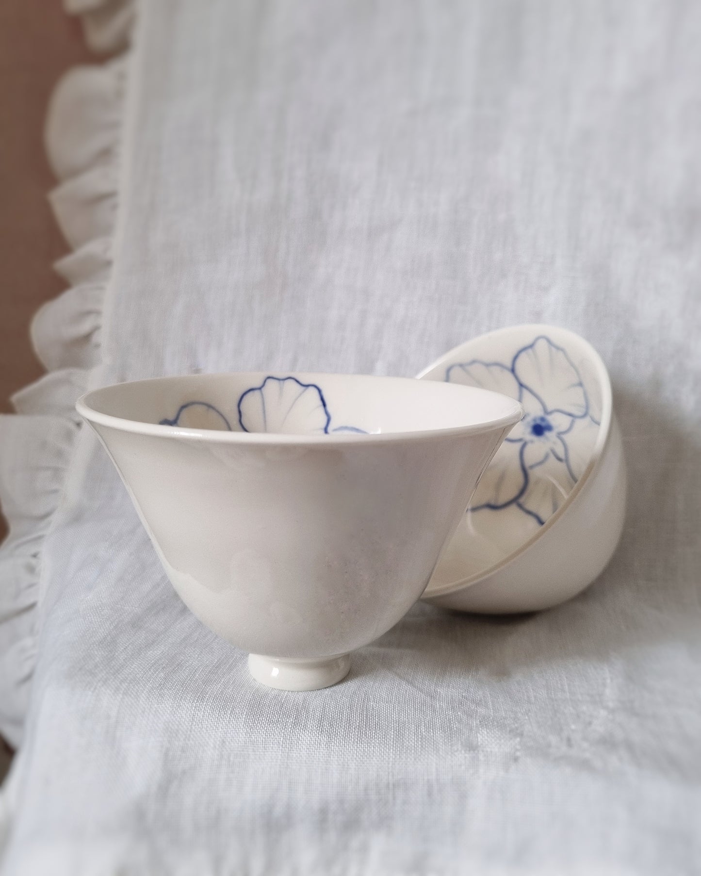 Petit bol en porcelaine blanche 'fleur intérieure'