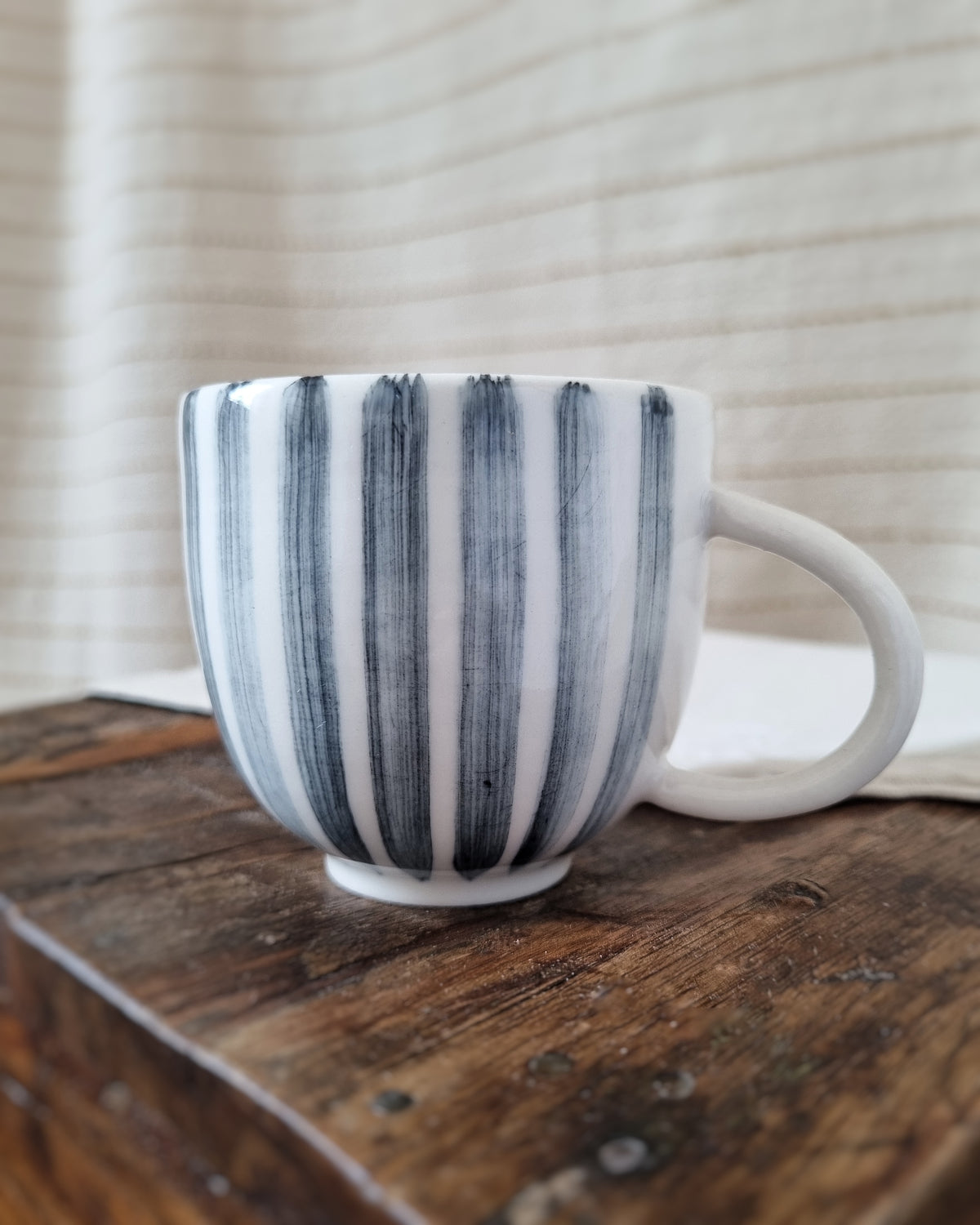 Tasse à café 180ml avec anse, porcelaine blanche, lignes noires