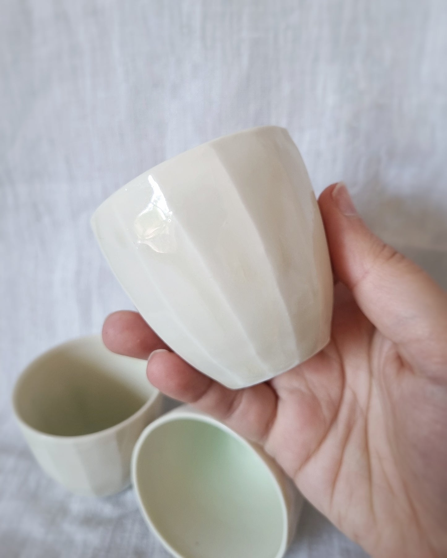 Tasse facettées 100ml intérieur turquoise