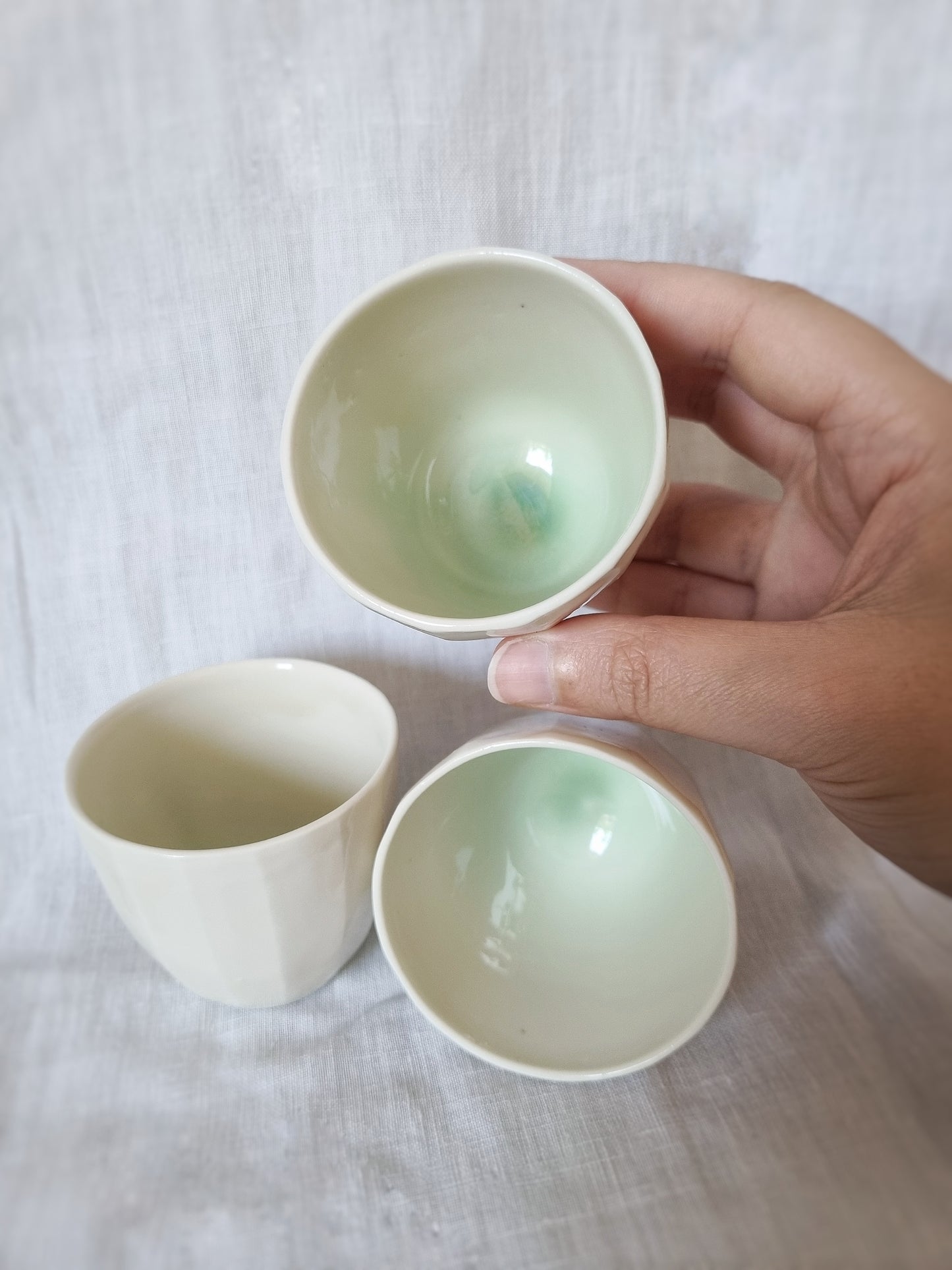 Tasse facettées 100ml intérieur turquoise