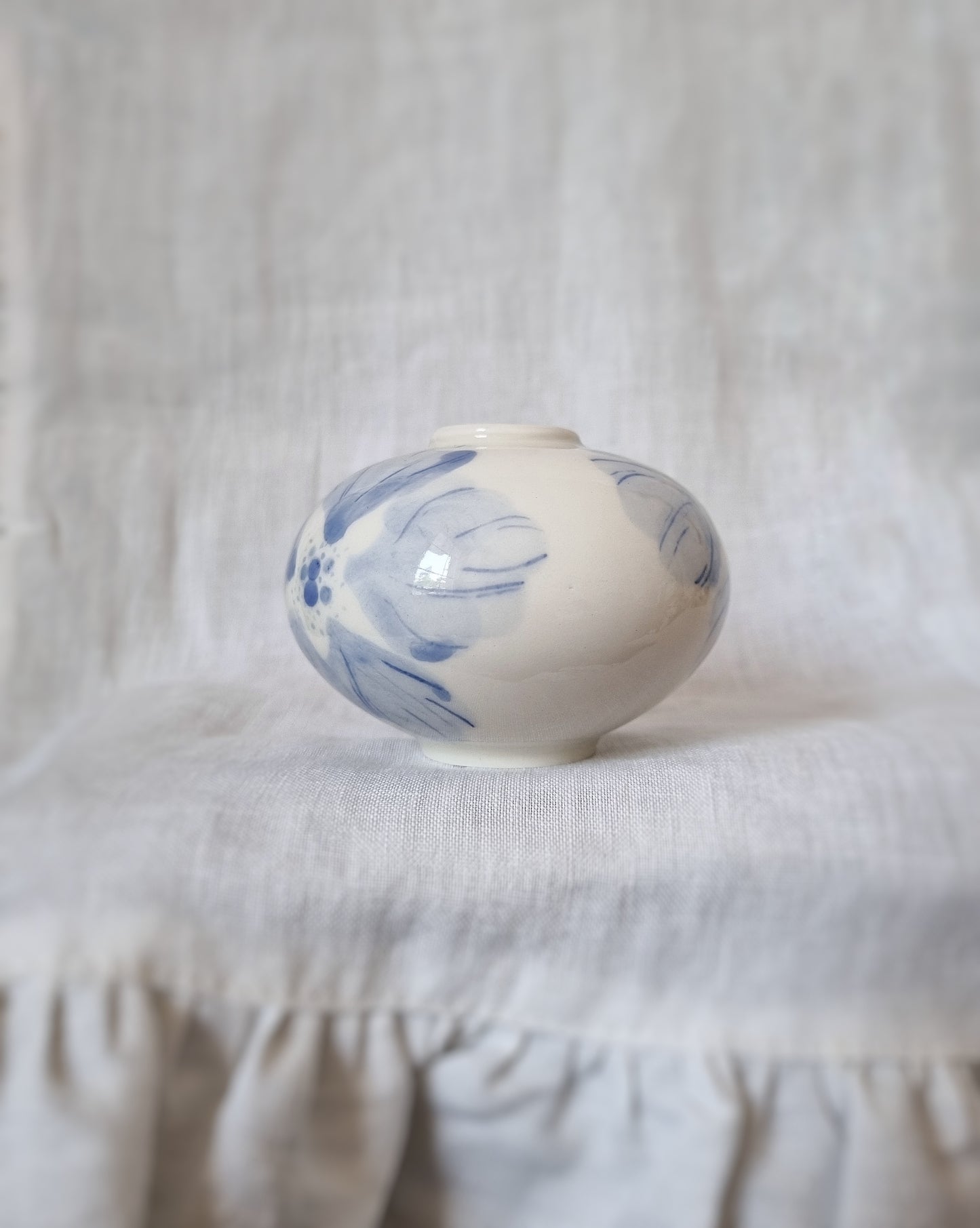 Mini vase porcelaine fleurs bleues