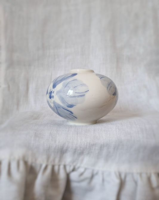 Mini vase porcelaine fleurs bleues