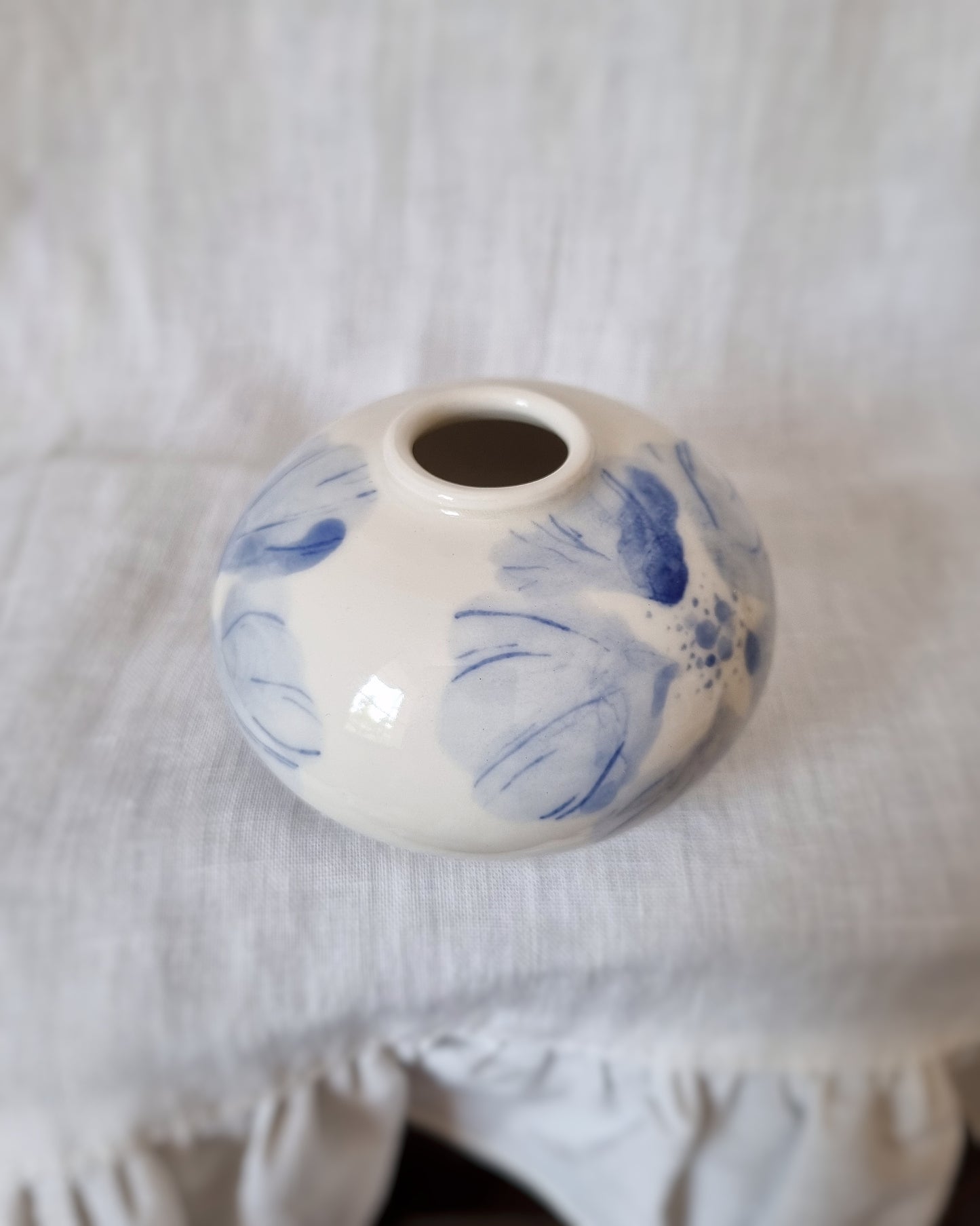 Mini vase porcelaine fleurs bleues