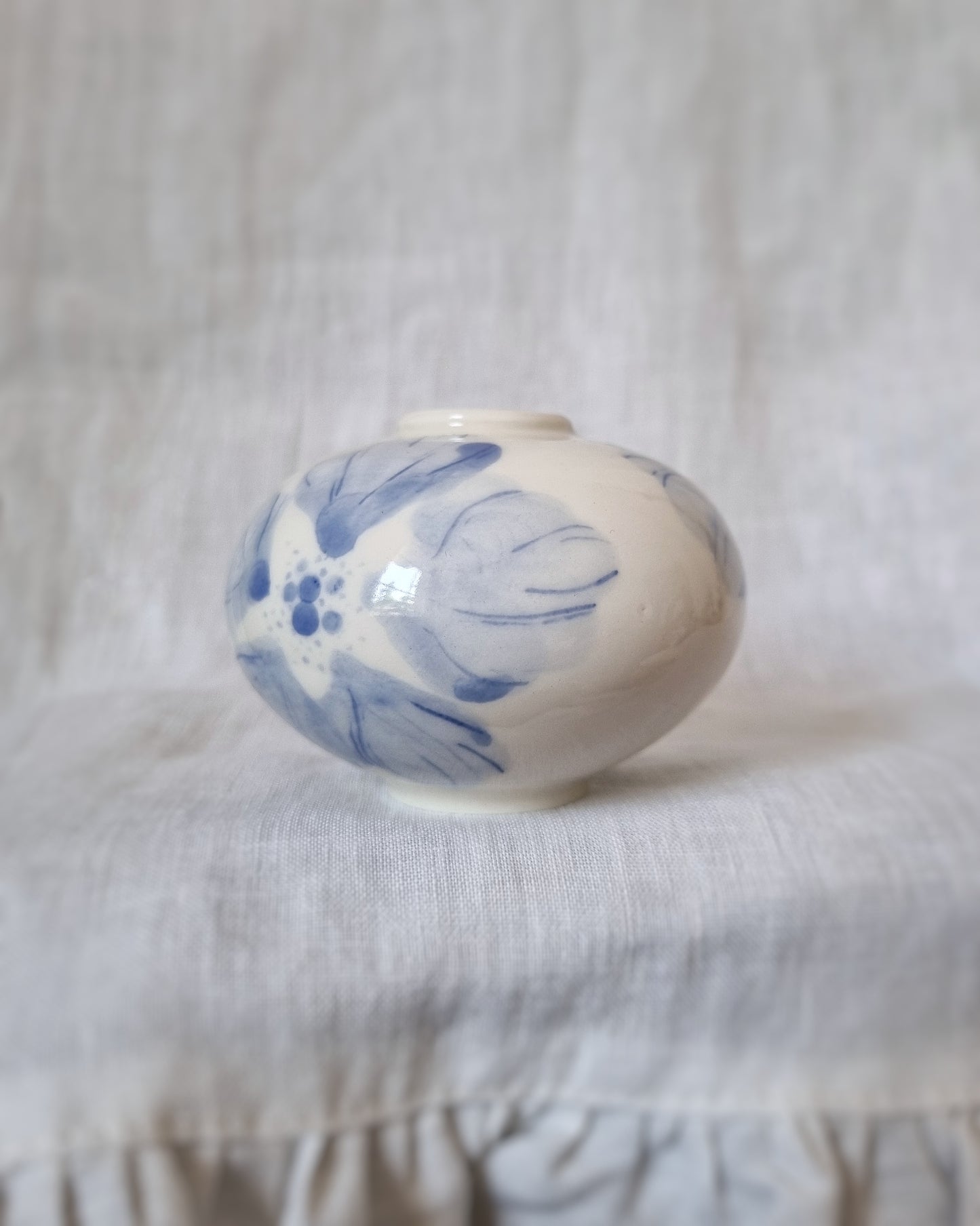 Mini vase porcelaine fleurs bleues
