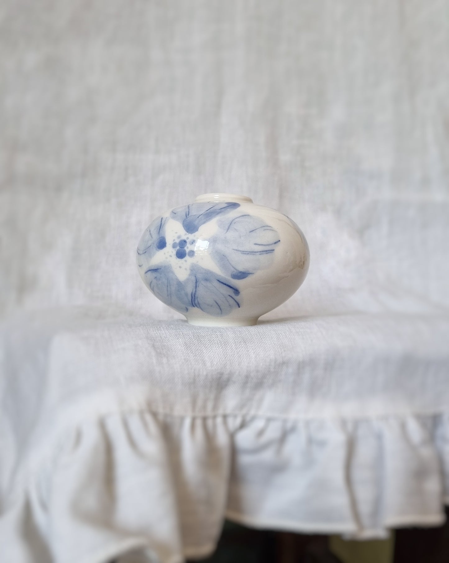 Mini vase porcelaine fleurs bleues