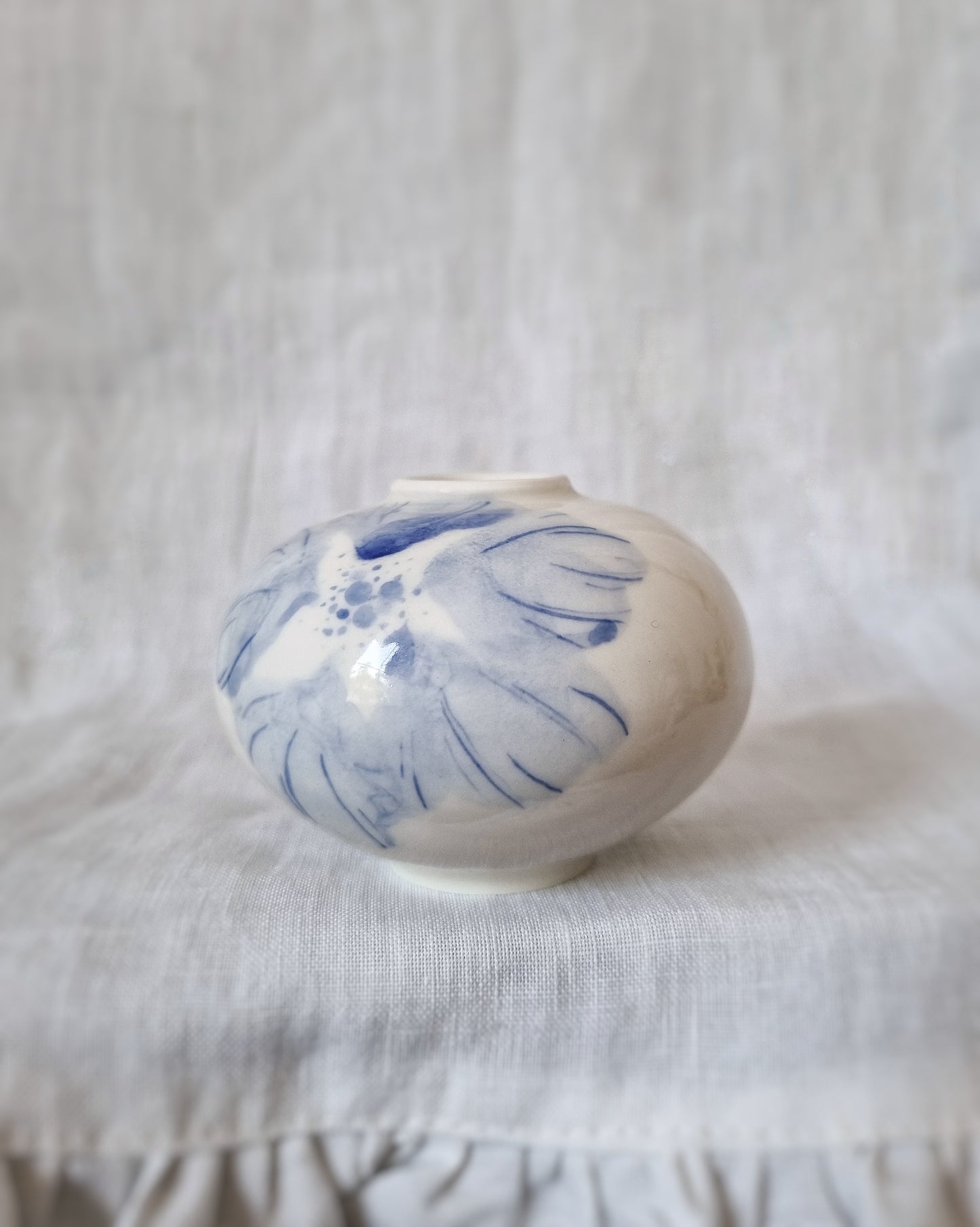 Mini vase porcelaine fleurs bleues