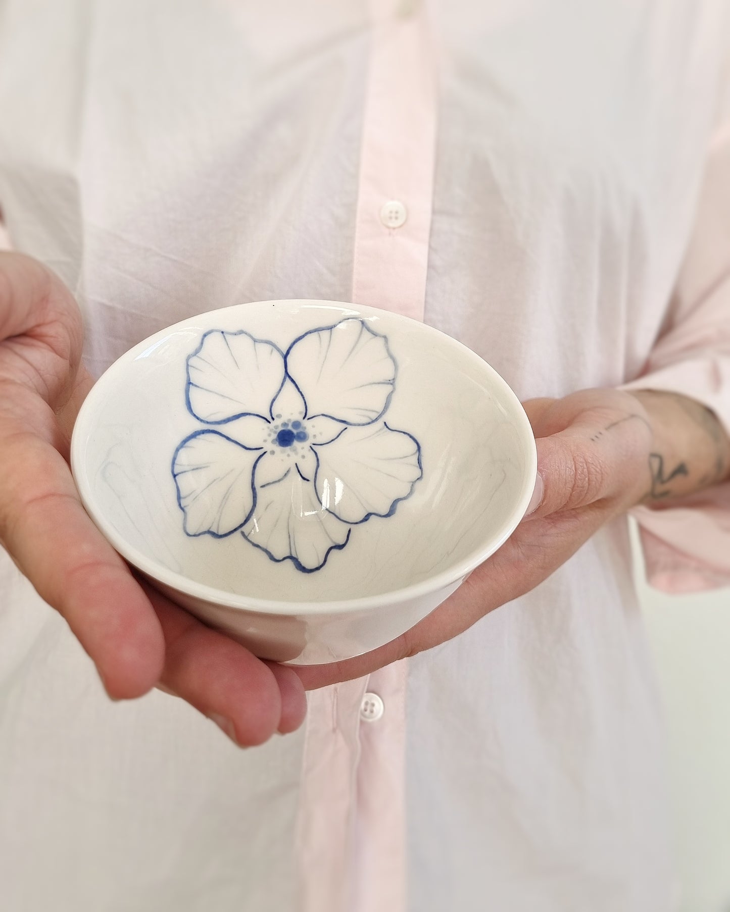 Petit bol en porcelaine blanche 'fleur intérieure'