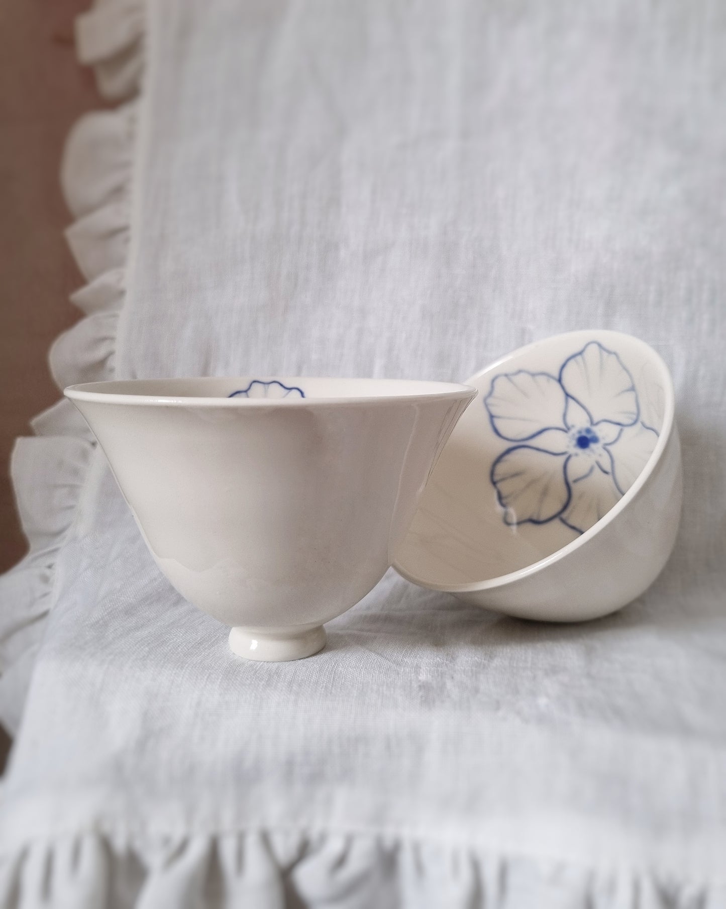 Petit bol en porcelaine blanche 'fleur intérieure'