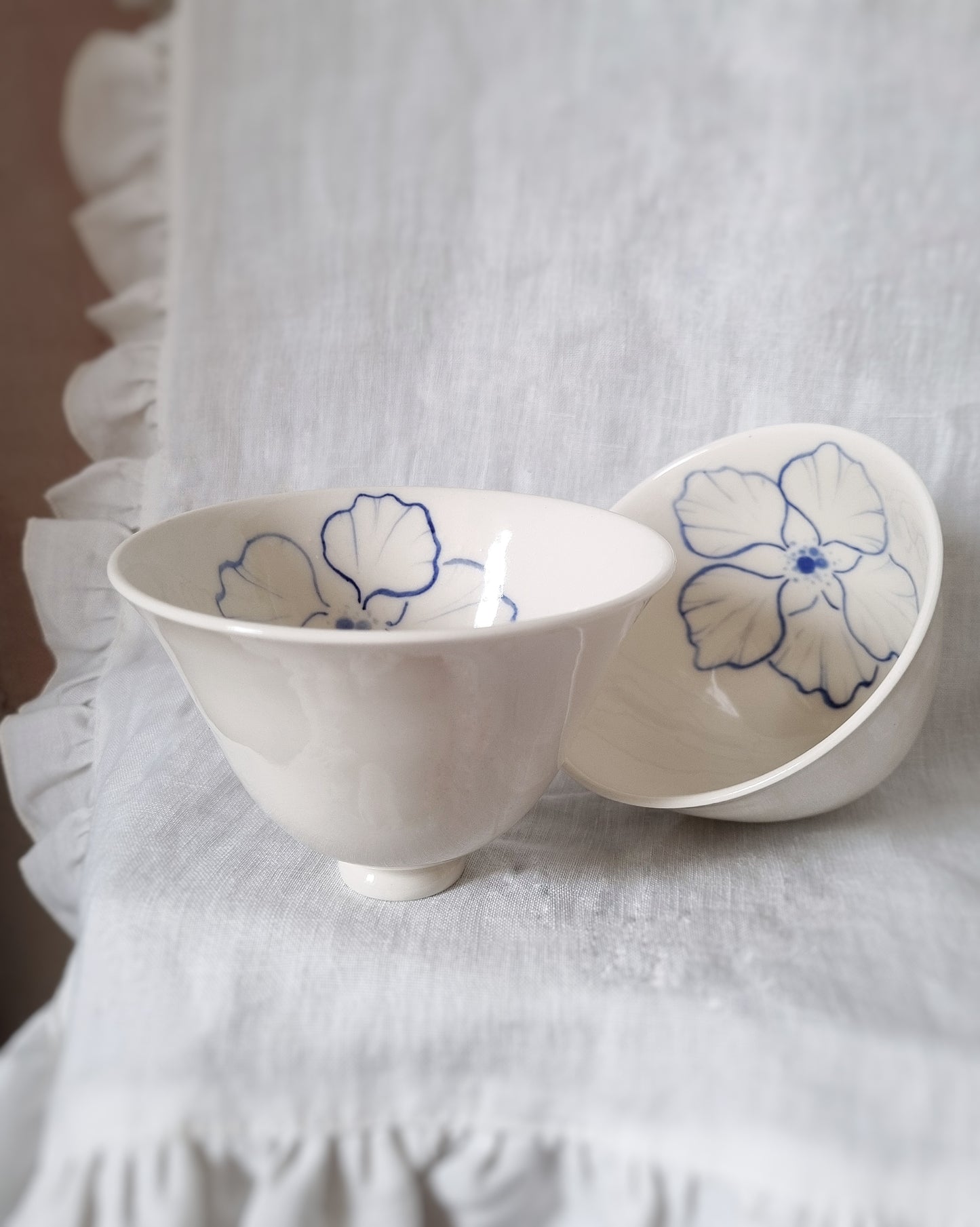 Petit bol en porcelaine blanche 'fleur intérieure'