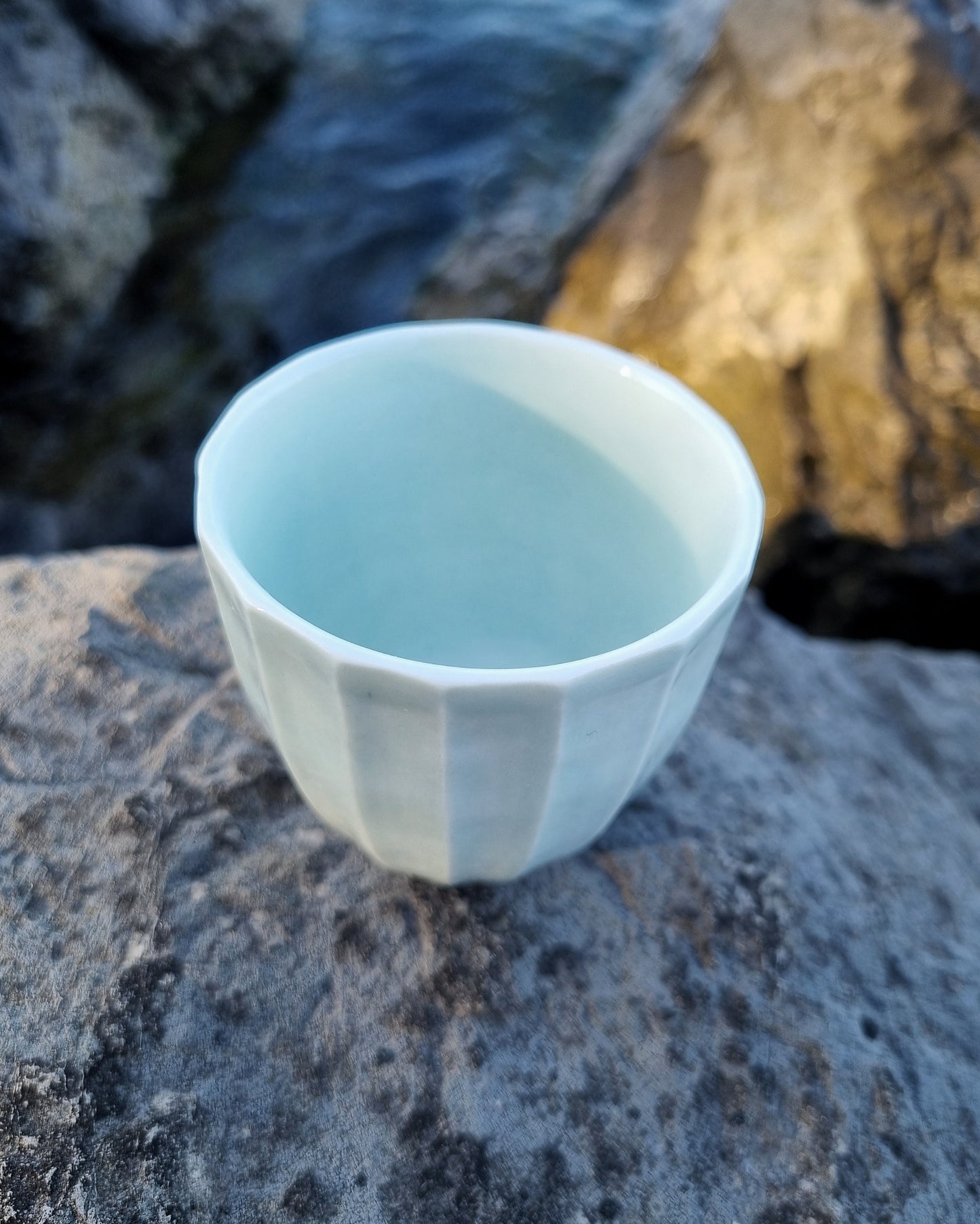 Tasse facettée 125ml bleu céladon