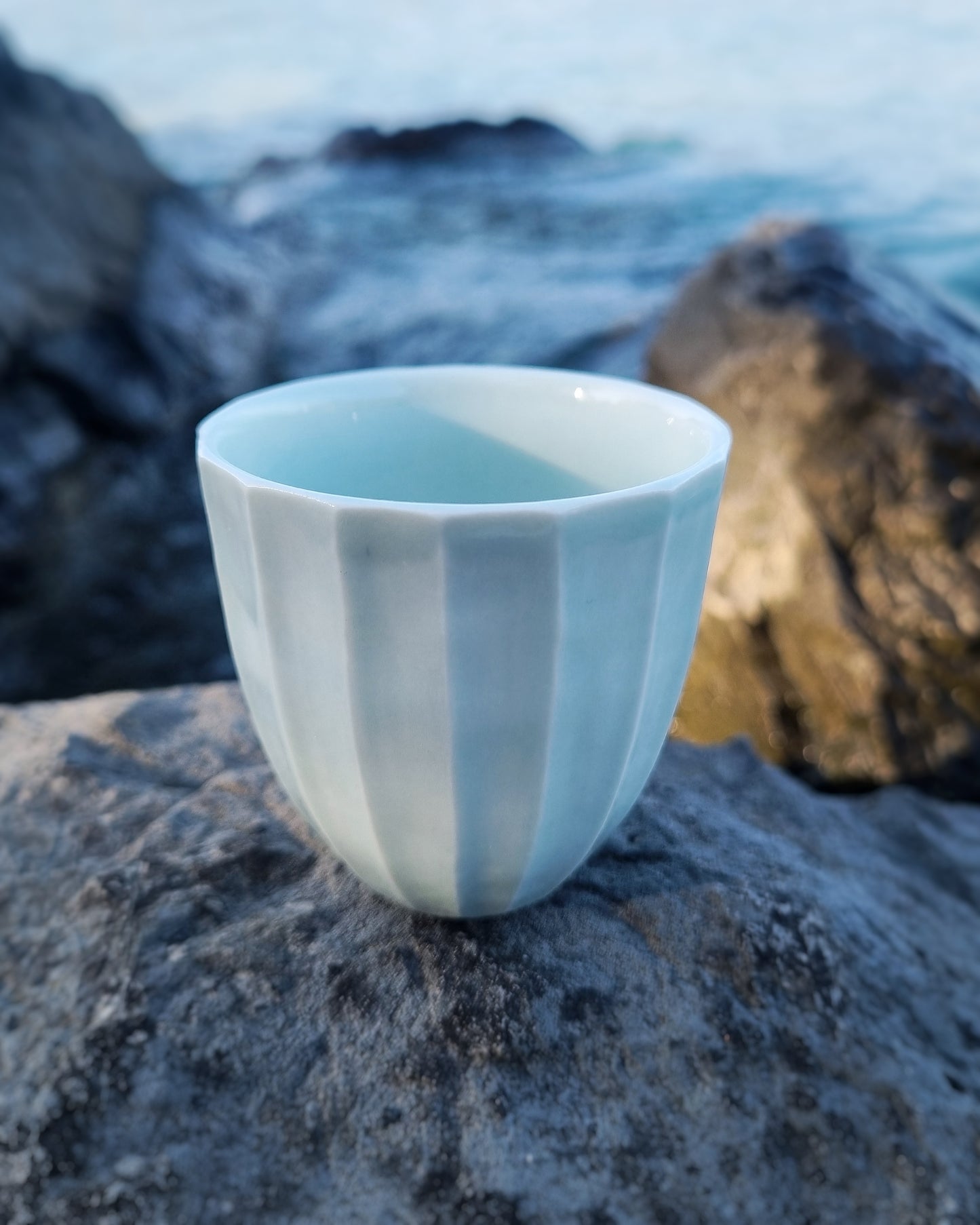 Tasse facettée 125ml bleu céladon