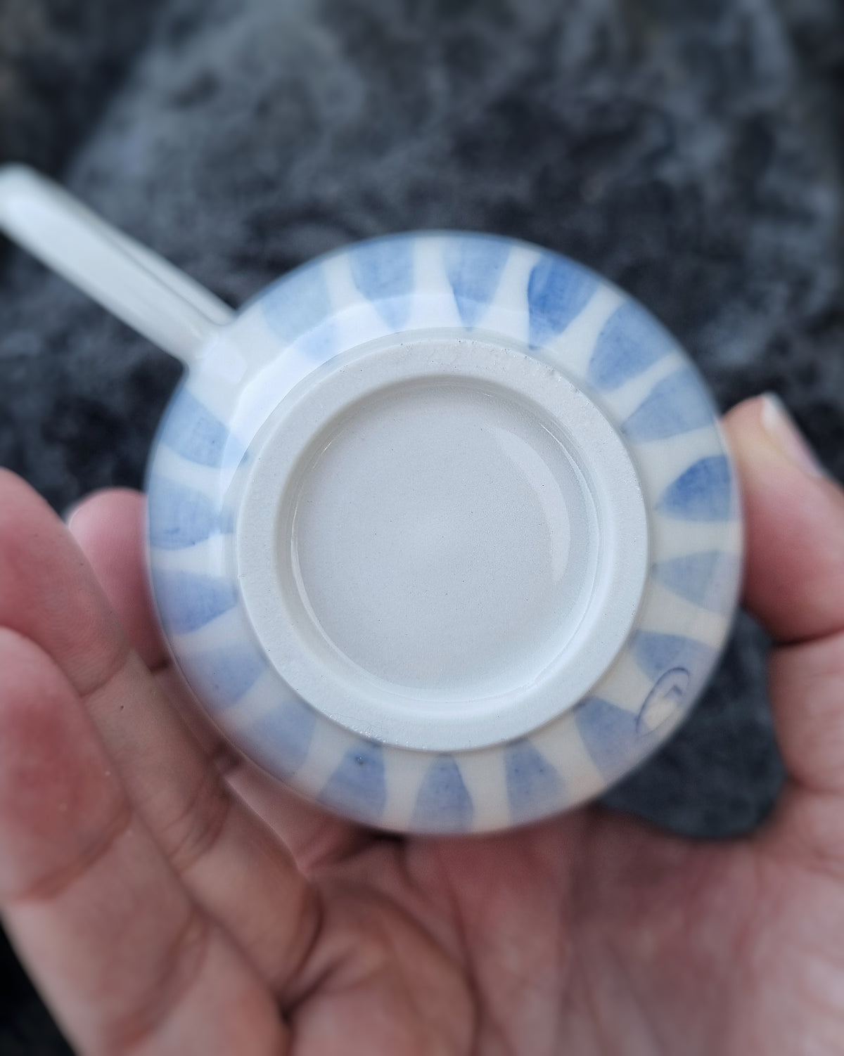 Tasse 180ml avec anse en porcelaine, avec lignes bleu cobalt