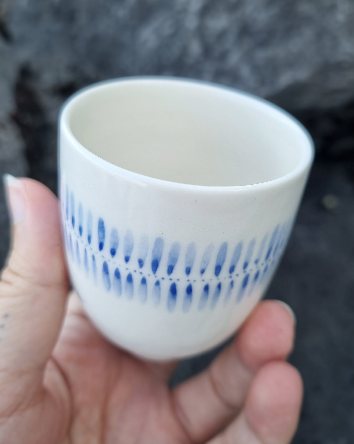 Tasse espresso 100ml en porcelaine, fleurs déroulées bleues
