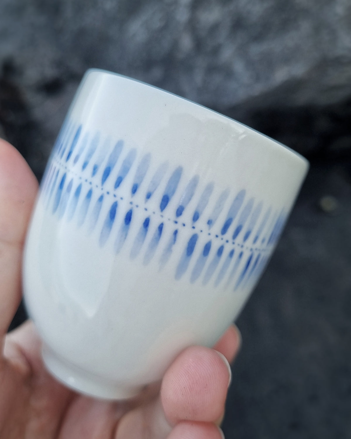 Tasse espresso 100ml en porcelaine, fleurs déroulées bleues