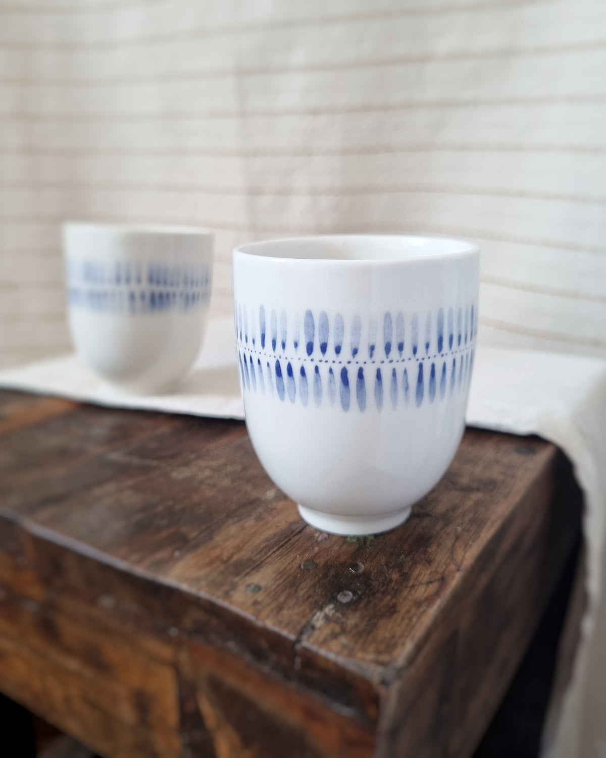 Tasse espresso 100ml en porcelaine, fleurs déroulées bleues