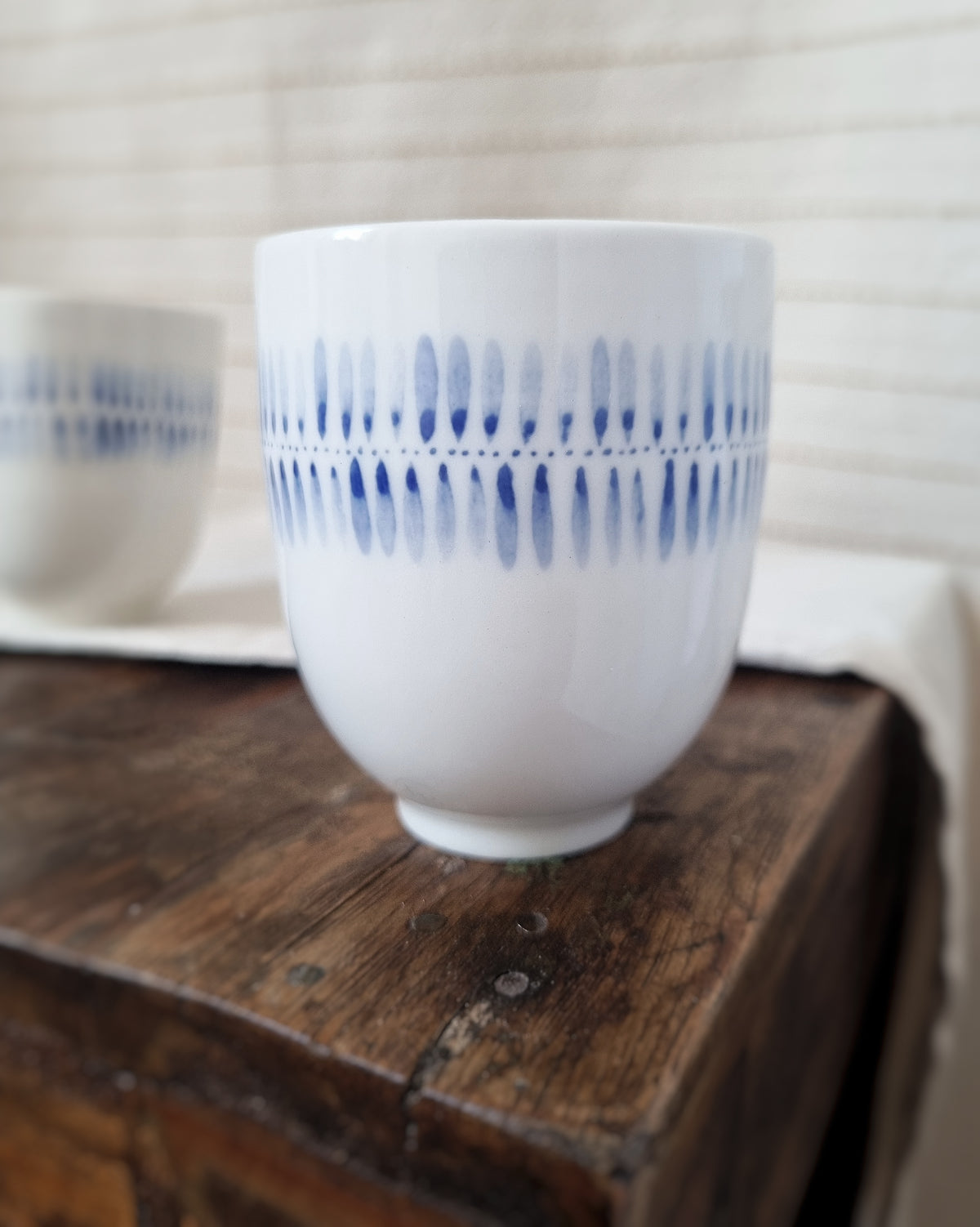Tasse espresso 100ml en porcelaine, fleurs déroulées bleues
