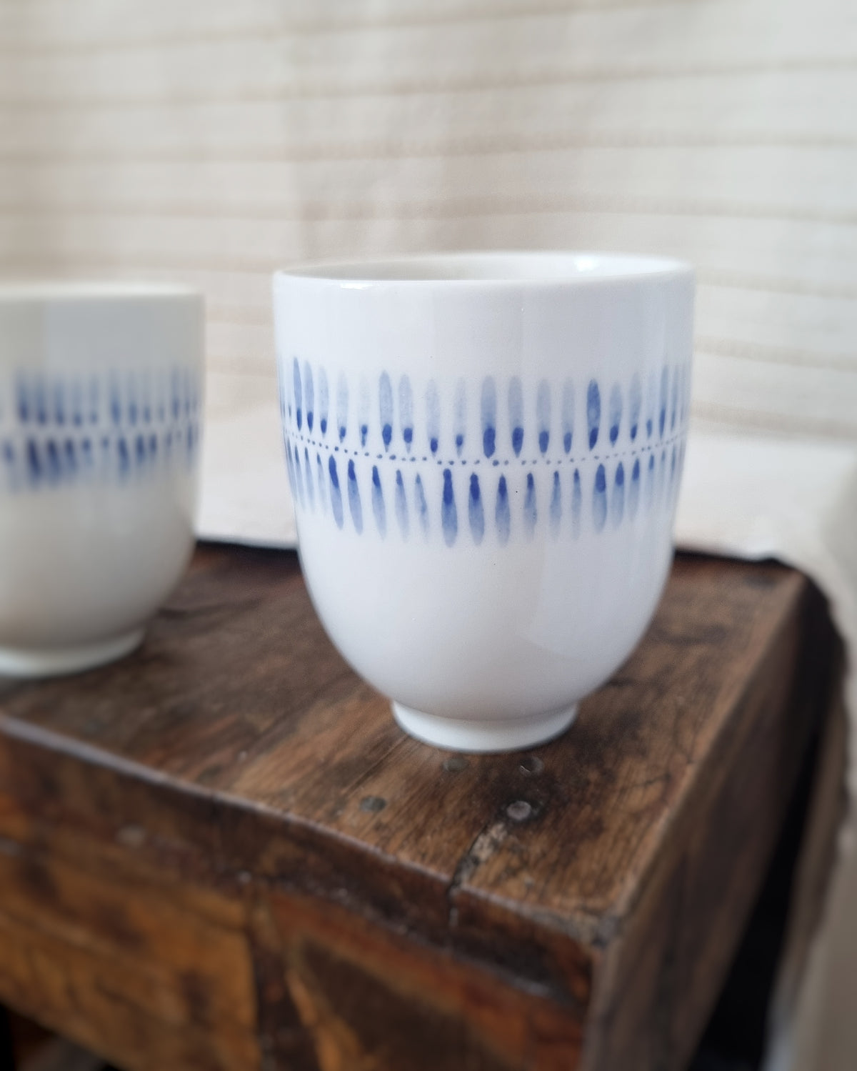 Tasse espresso 100ml en porcelaine, fleurs déroulées bleues
