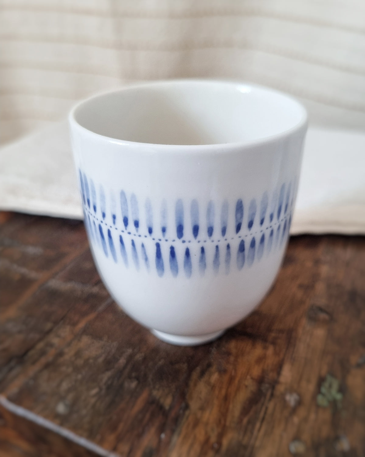 Tasse espresso 100ml en porcelaine, fleurs déroulées bleues