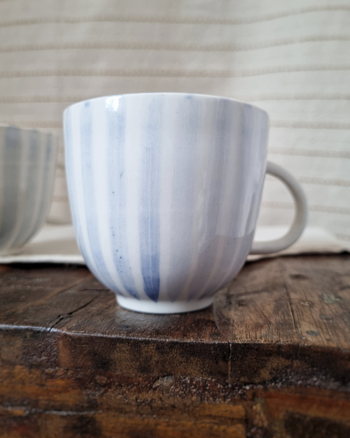 Tasse 180ml avec anse en porcelaine, avec lignes bleu cobalt