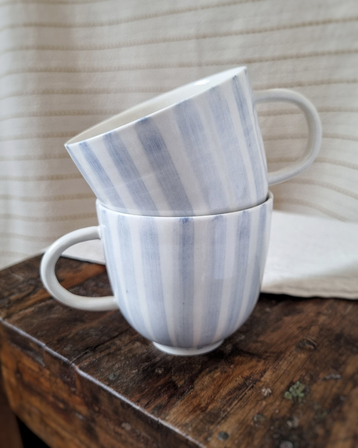 Tasse 180ml avec anse en porcelaine, avec lignes bleu cobalt