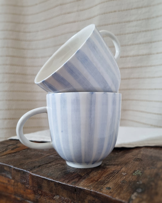 Tasse 180ml avec anse en porcelaine, avec lignes bleu cobalt