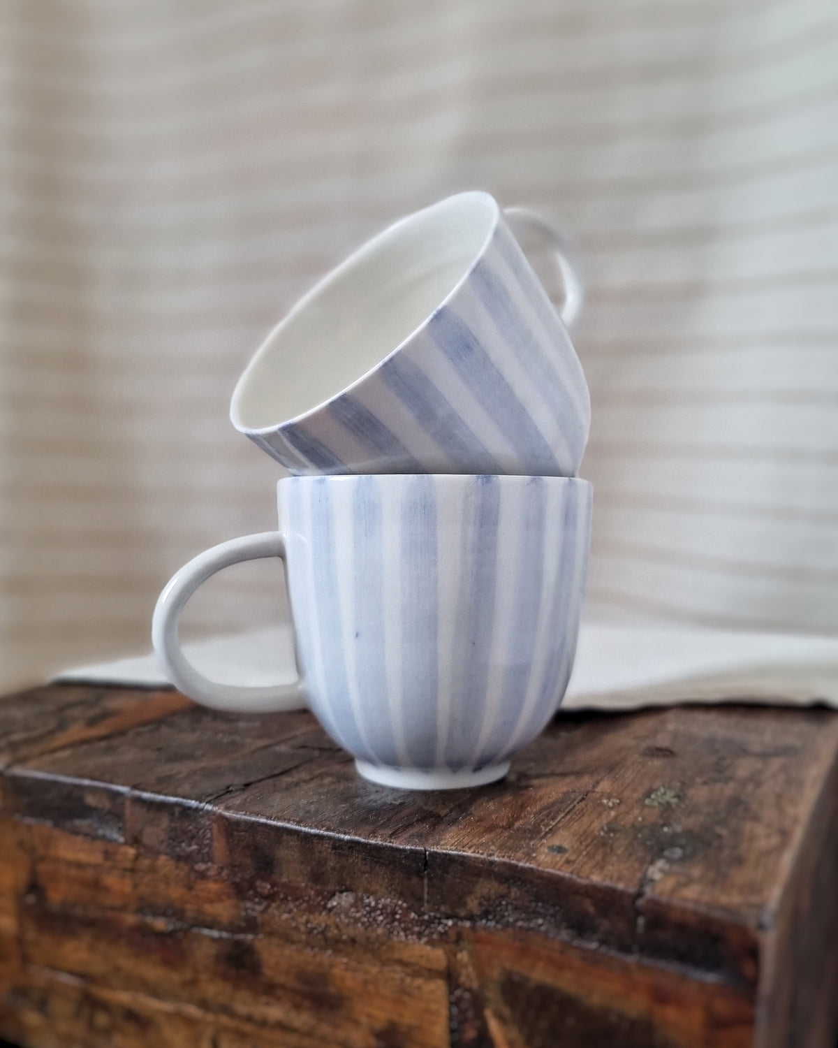 Tasse 180ml avec anse en porcelaine, avec lignes bleu cobalt