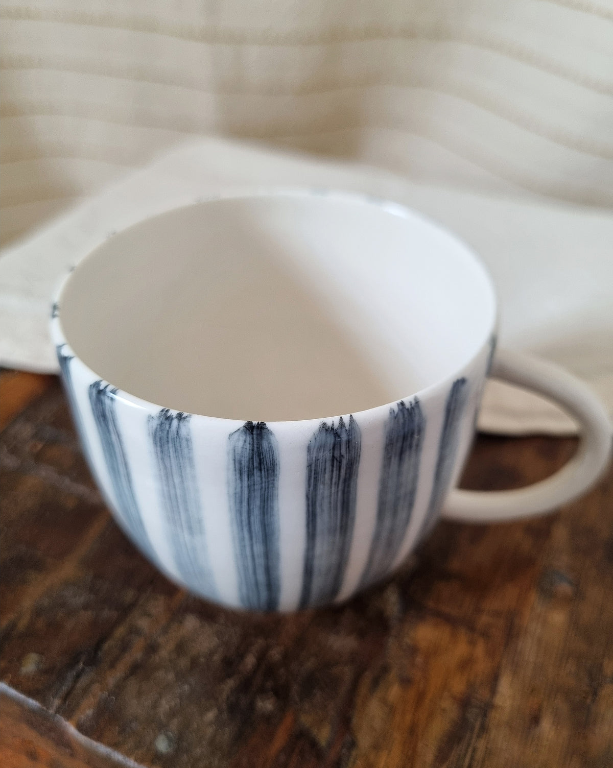 Tasse à café 180ml avec anse, porcelaine blanche, lignes noires