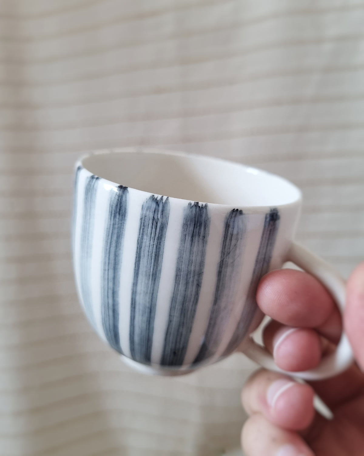 Tasse à café 180ml avec anse, porcelaine blanche, lignes noires