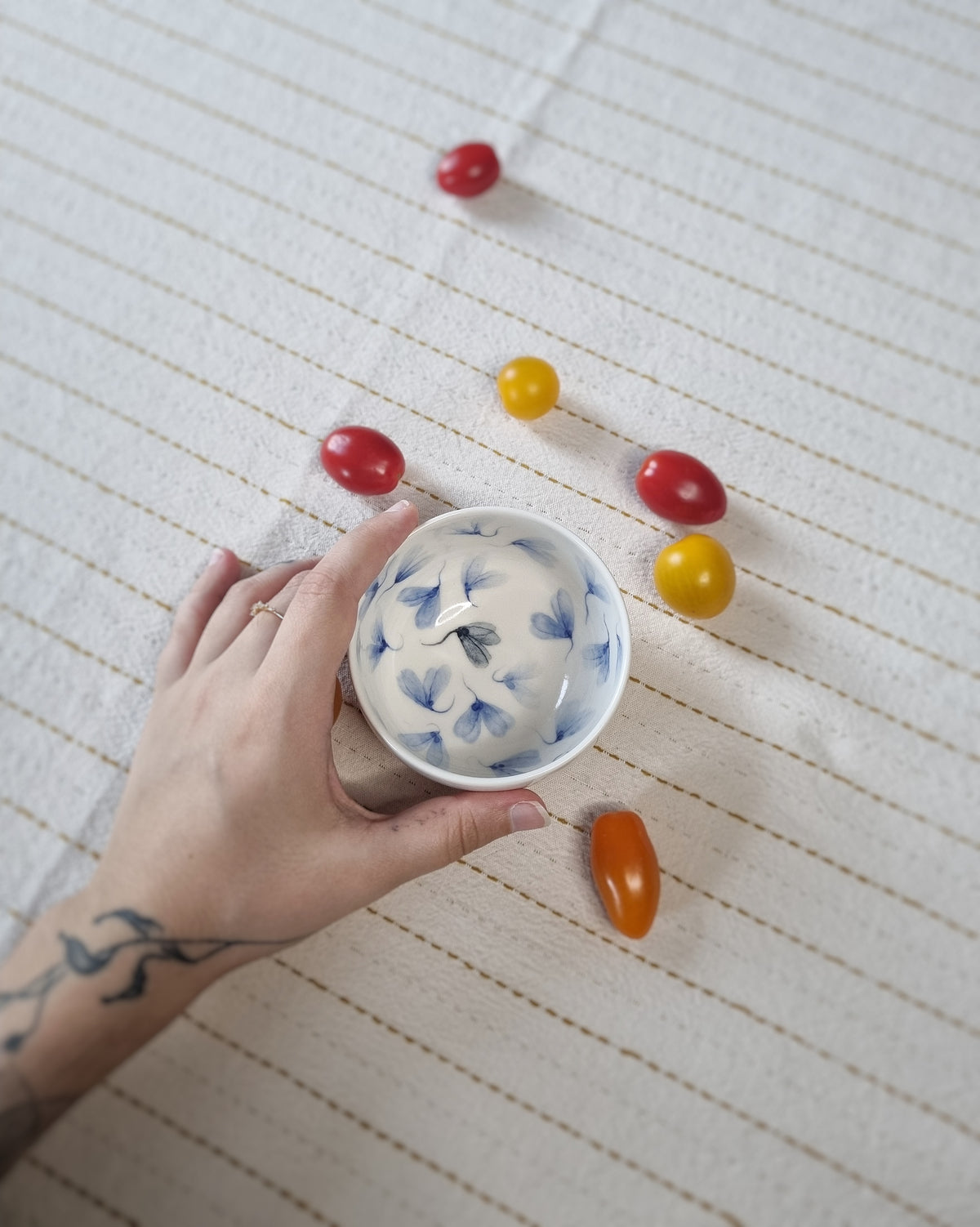 Bol à dips en porcelaine, avec feuilles au vent bleues
